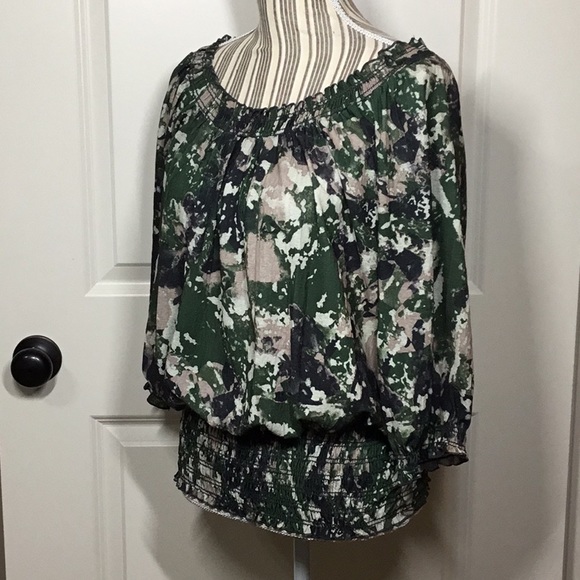 Cha Cha Vente Smocked Off-the-Shoulder Top-Medium - Picture 2 of 6